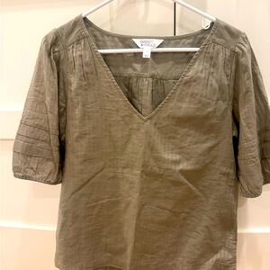 Women’s small army green lines top-never worn
